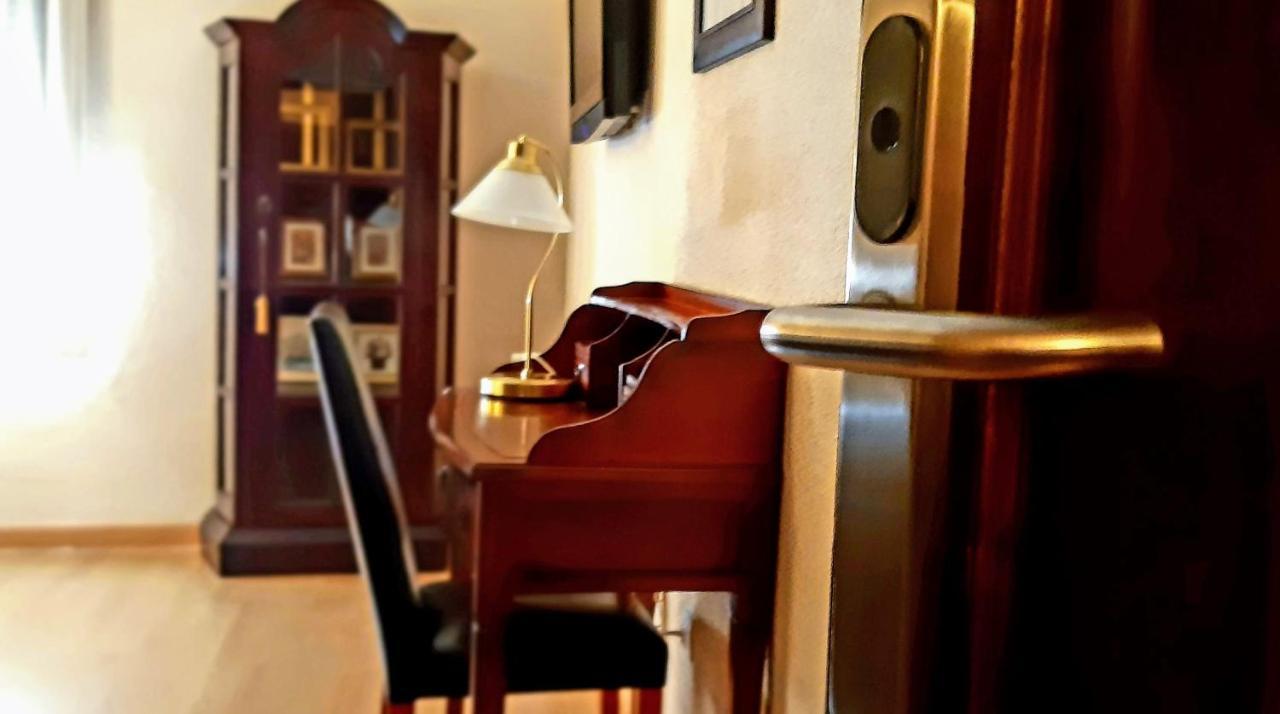 Hostal Rural Moratín Pastrana Exteriér fotografie