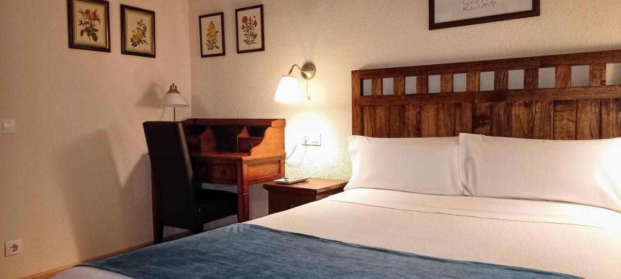 Hostal Rural Moratín Pastrana Exteriér fotografie