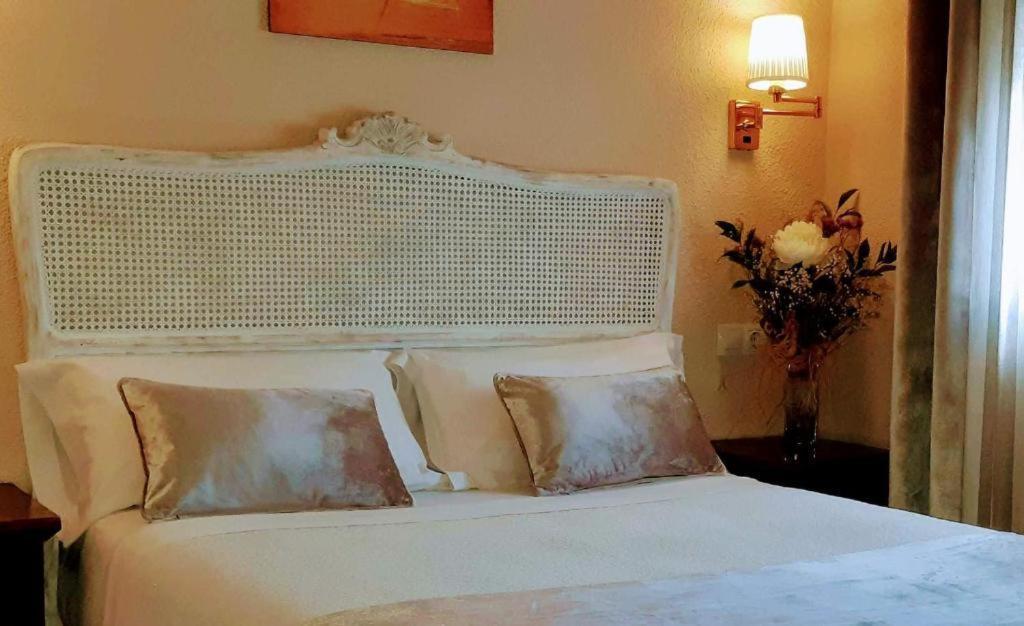 Hostal Rural Moratín Pastrana Exteriér fotografie