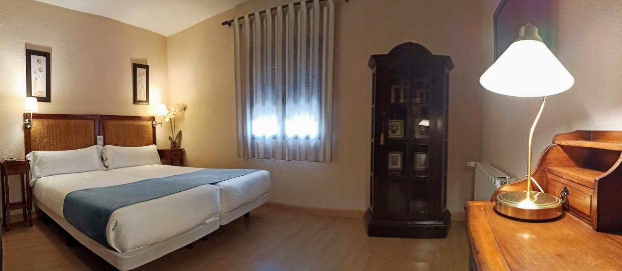 Hostal Rural Moratín Pastrana Exteriér fotografie
