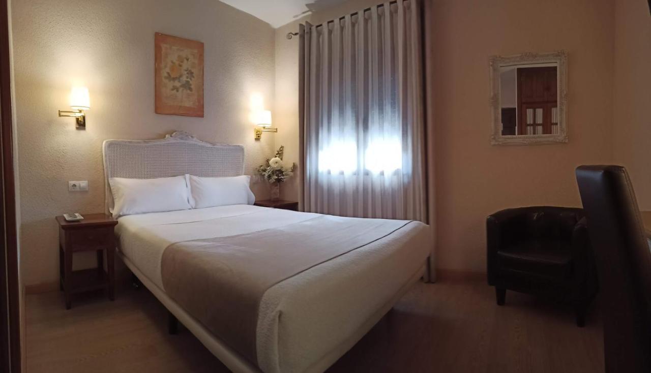 Hostal Rural Moratín Pastrana Exteriér fotografie