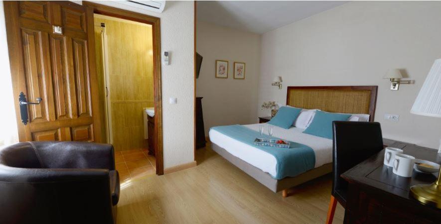 Hostal Rural Moratín Pastrana Exteriér fotografie